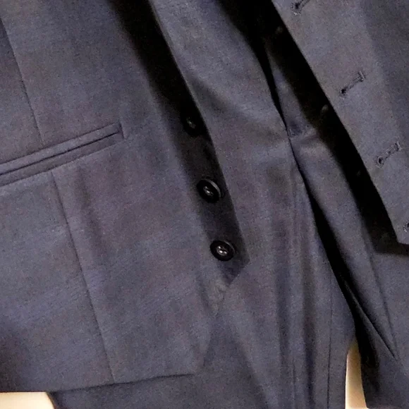 Suits - Picture 2 of 3